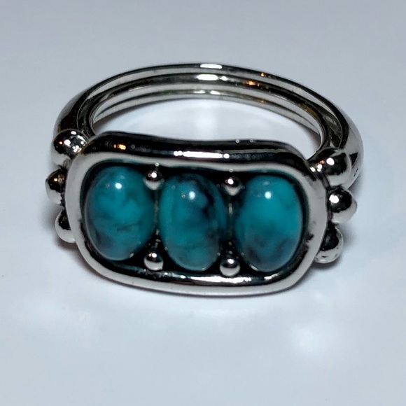 COPY - Turquoise & silver (-tone?) ring; adjustable size (but small - see descr… - Picture 2 of 4
